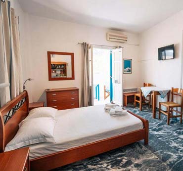 Studio with double bed in Sifnos